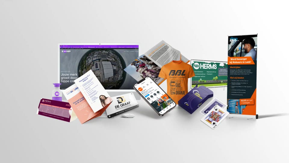 Verschillende creaties van 2BHIP: social posts, drukwerk en een website