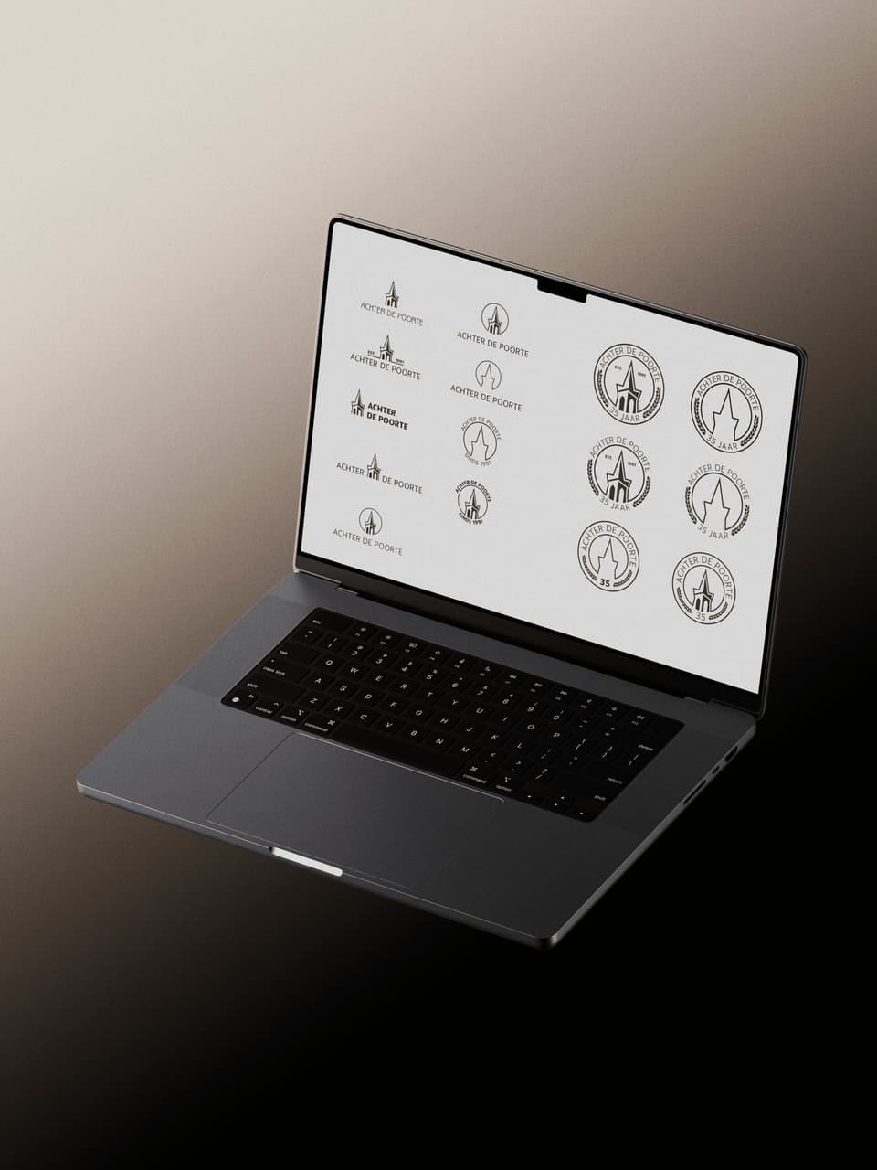 Website van Achter de Poorte op een laptop