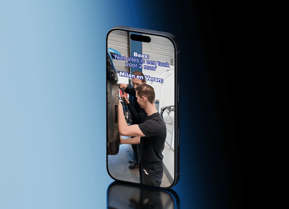 TikTok reel van HTH Automotive op een telefoon